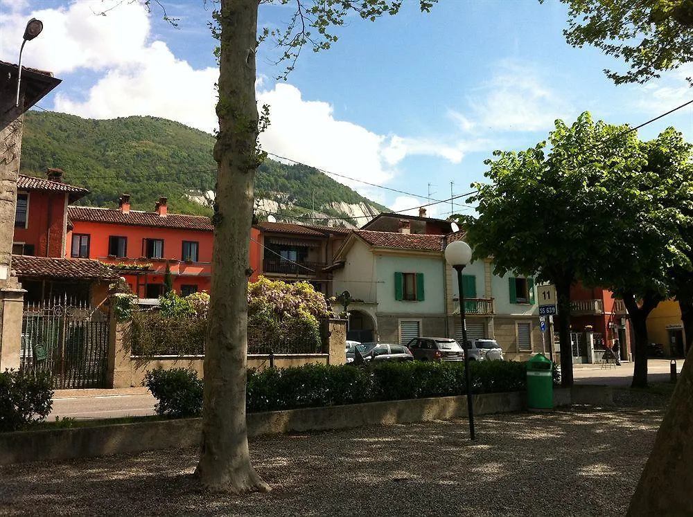 **  Hotel Pontenuovo Merone Italia