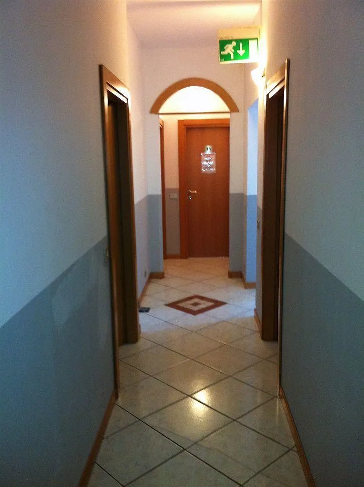 **  Hotel Pontenuovo Merone Italia