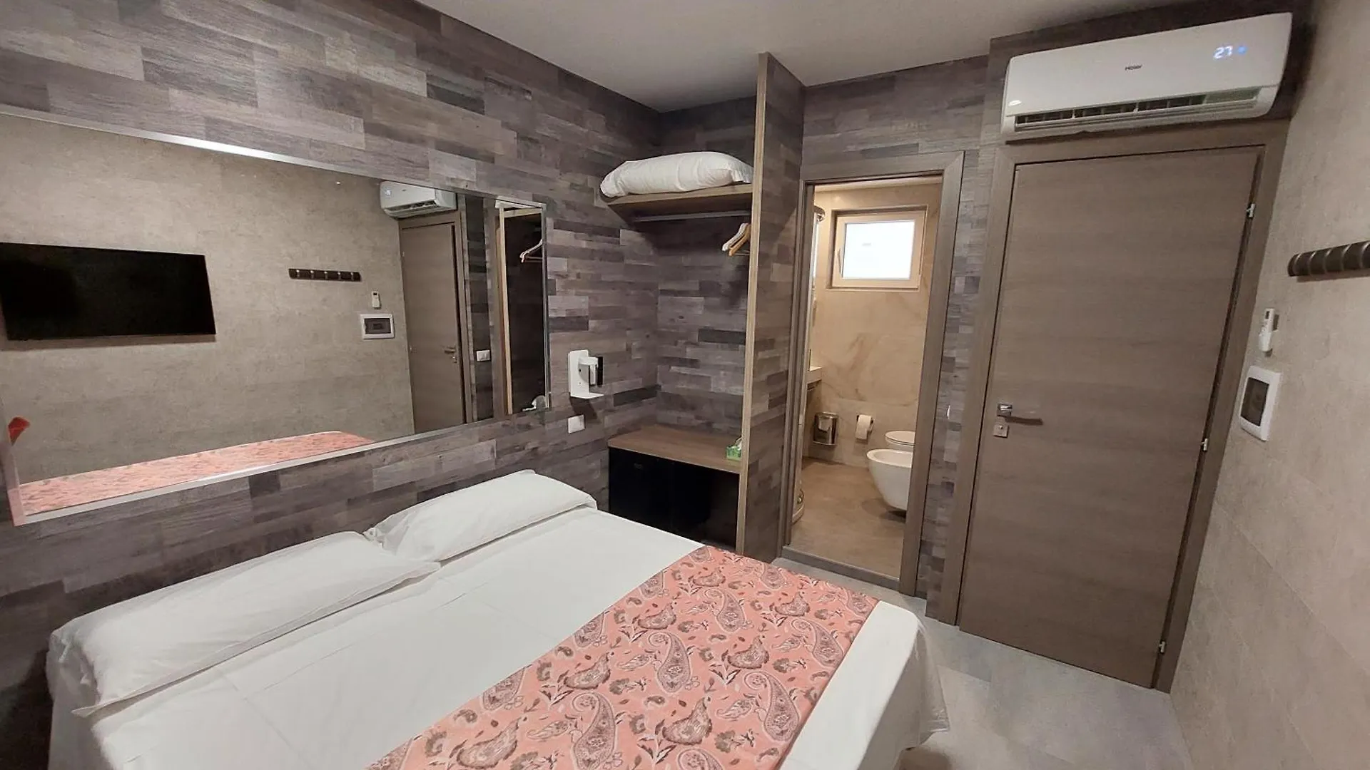 Hotel Pontenuovo Di Macyszyn Fabio Merone