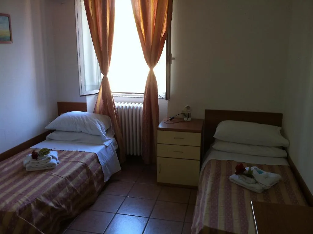Hotel Pontenuovo Di Macyszyn Fabio Merone